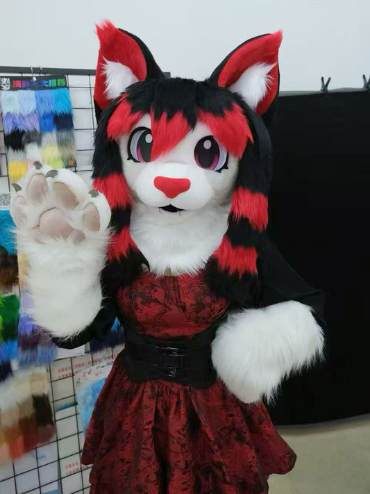 Scarlett Cat（During the auction）